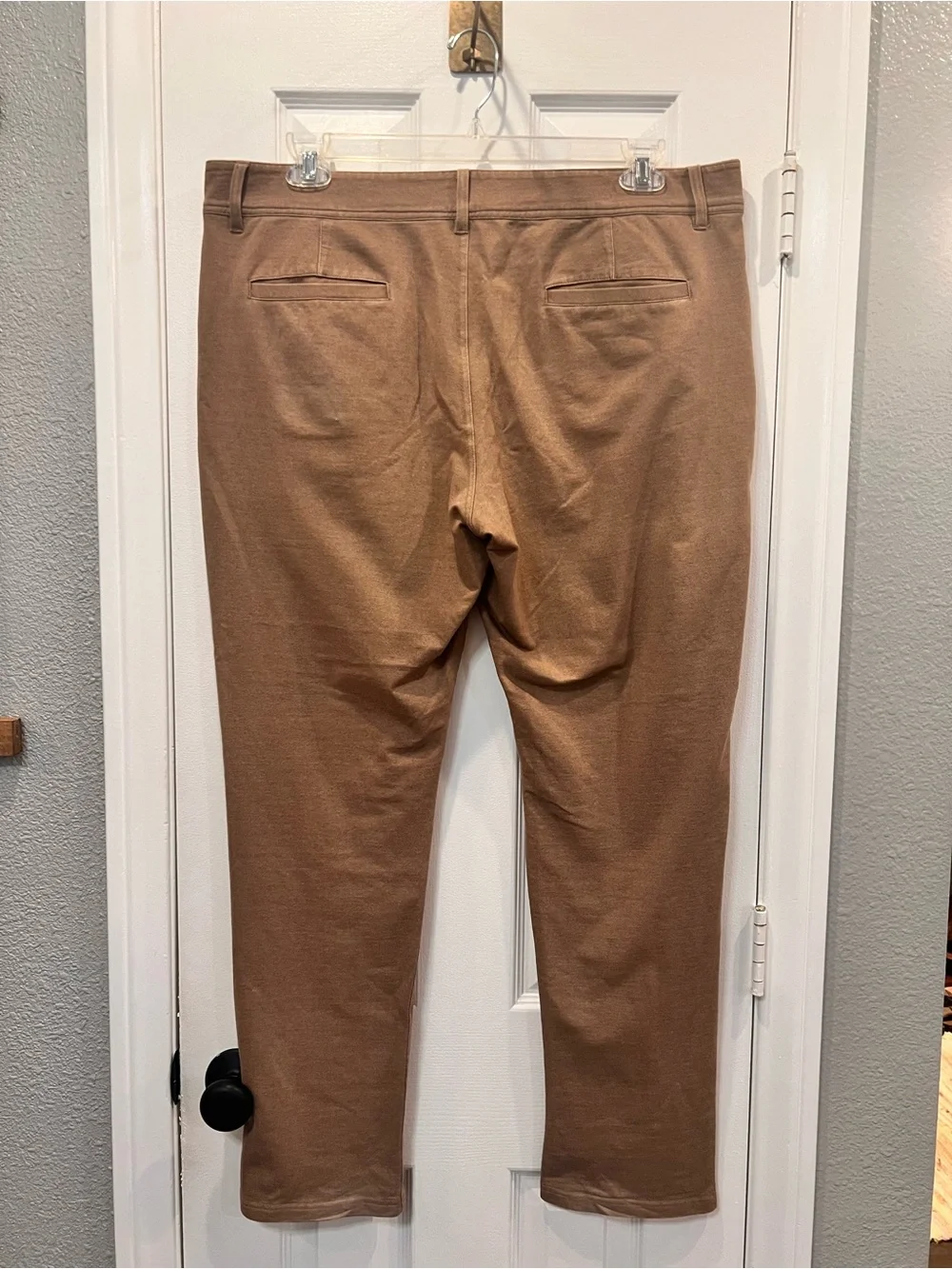 Kinetix Casual Luxury Travel Pant Slim Straight Fit Size 38 Brown Tan Chino